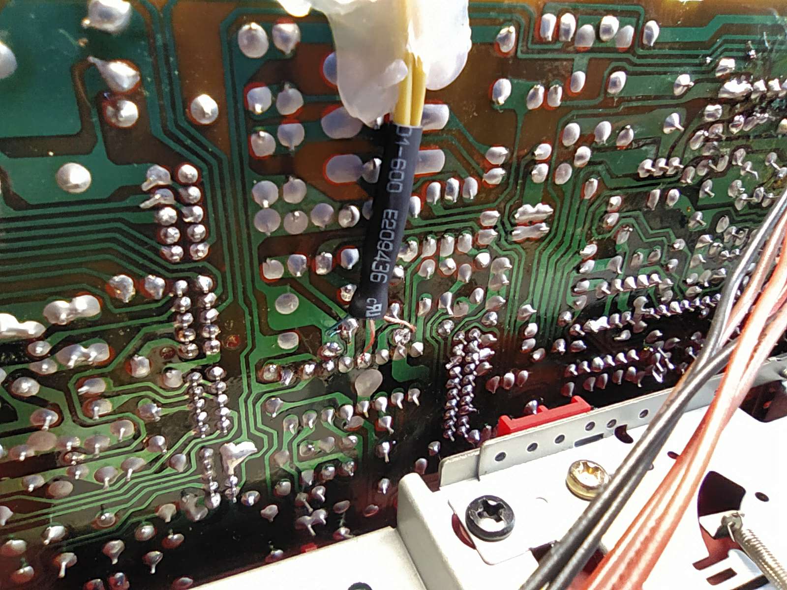 audio wire soldered to la3361